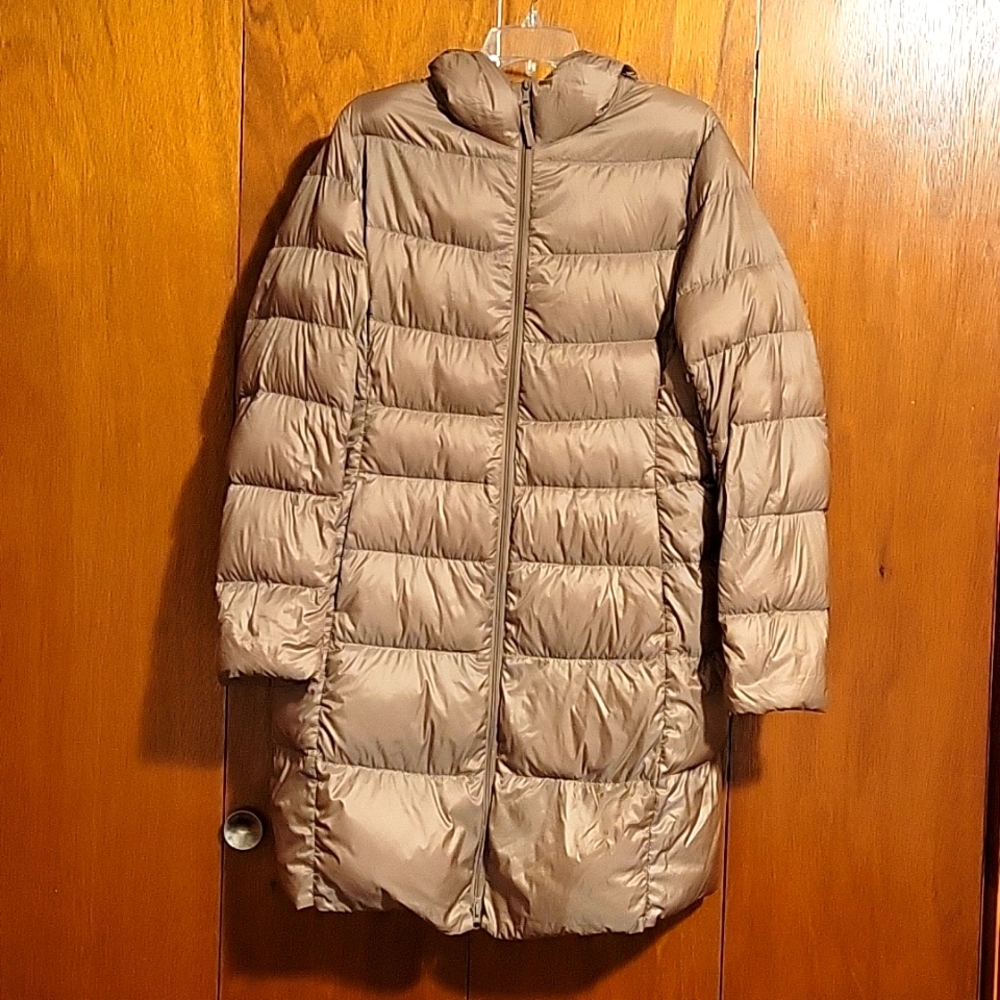 Uniqlo ultra light down jacket